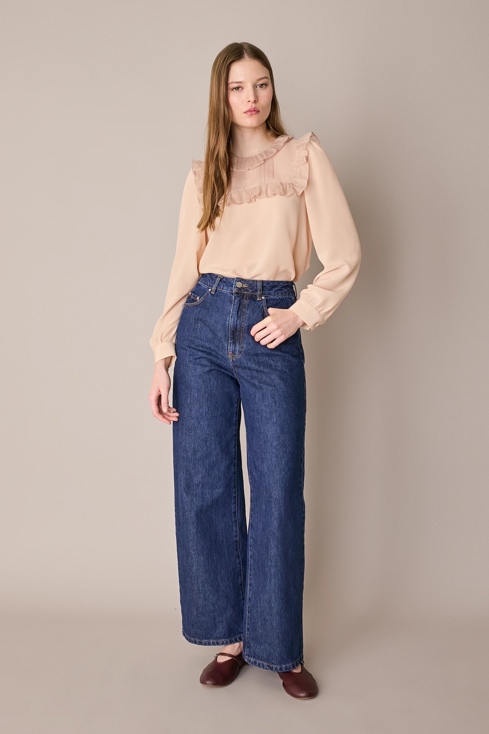 Blusa in organza di seta con volant
