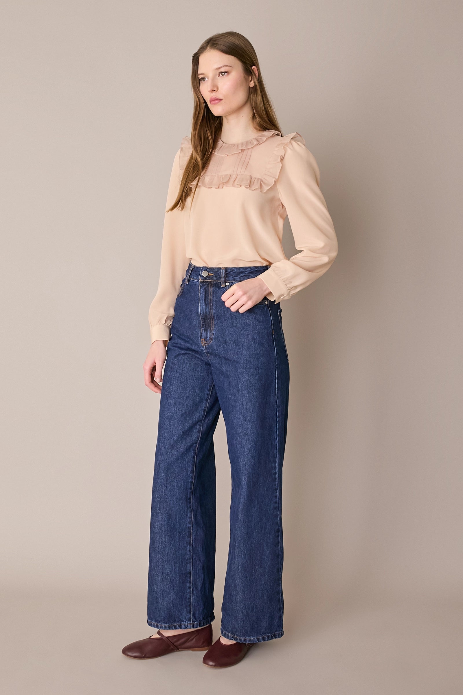 Blusa in organza di seta con volant