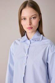 Boxy shirt with ruffled collar