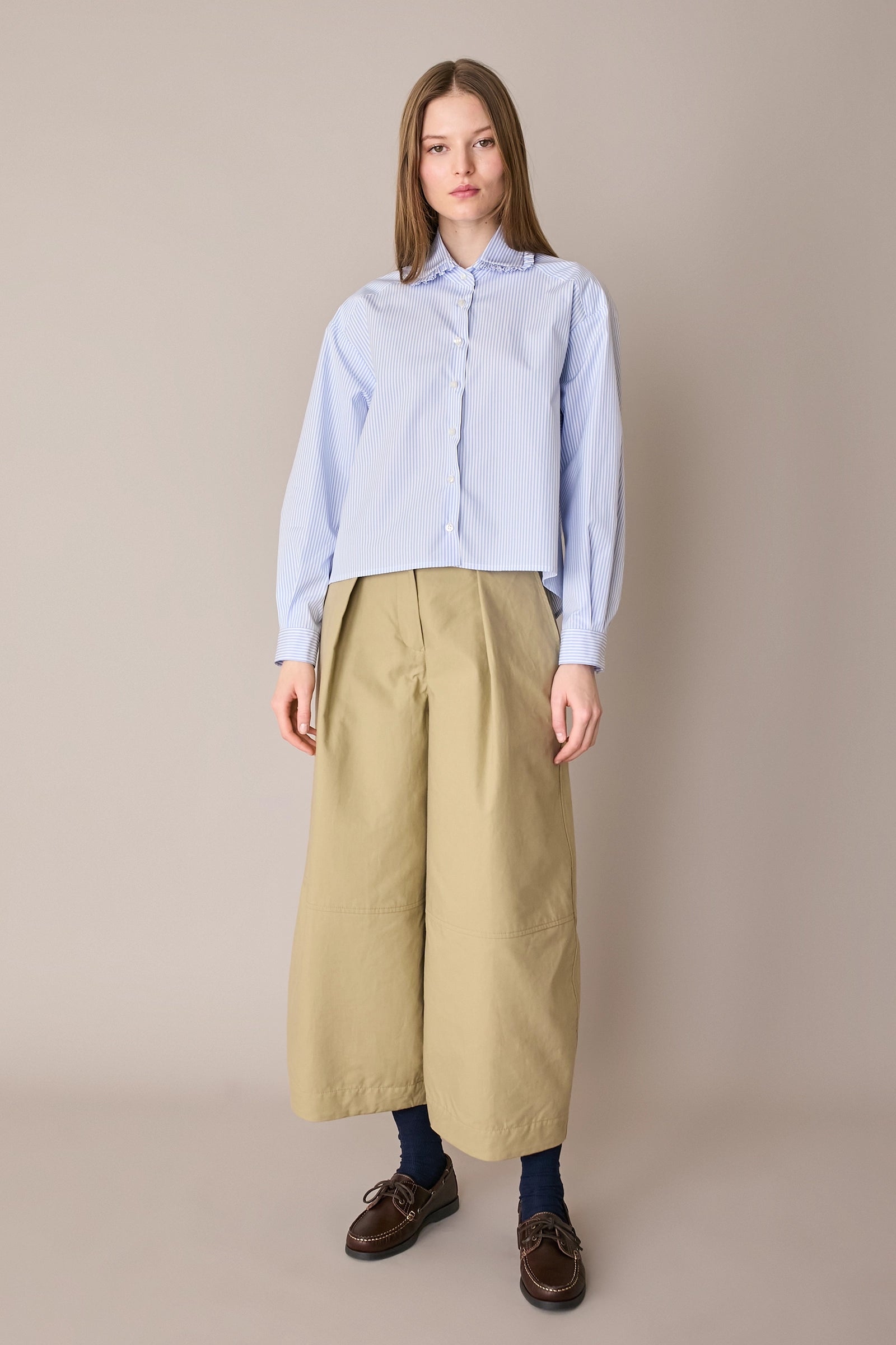 Boxy shirt with ruffled collar
