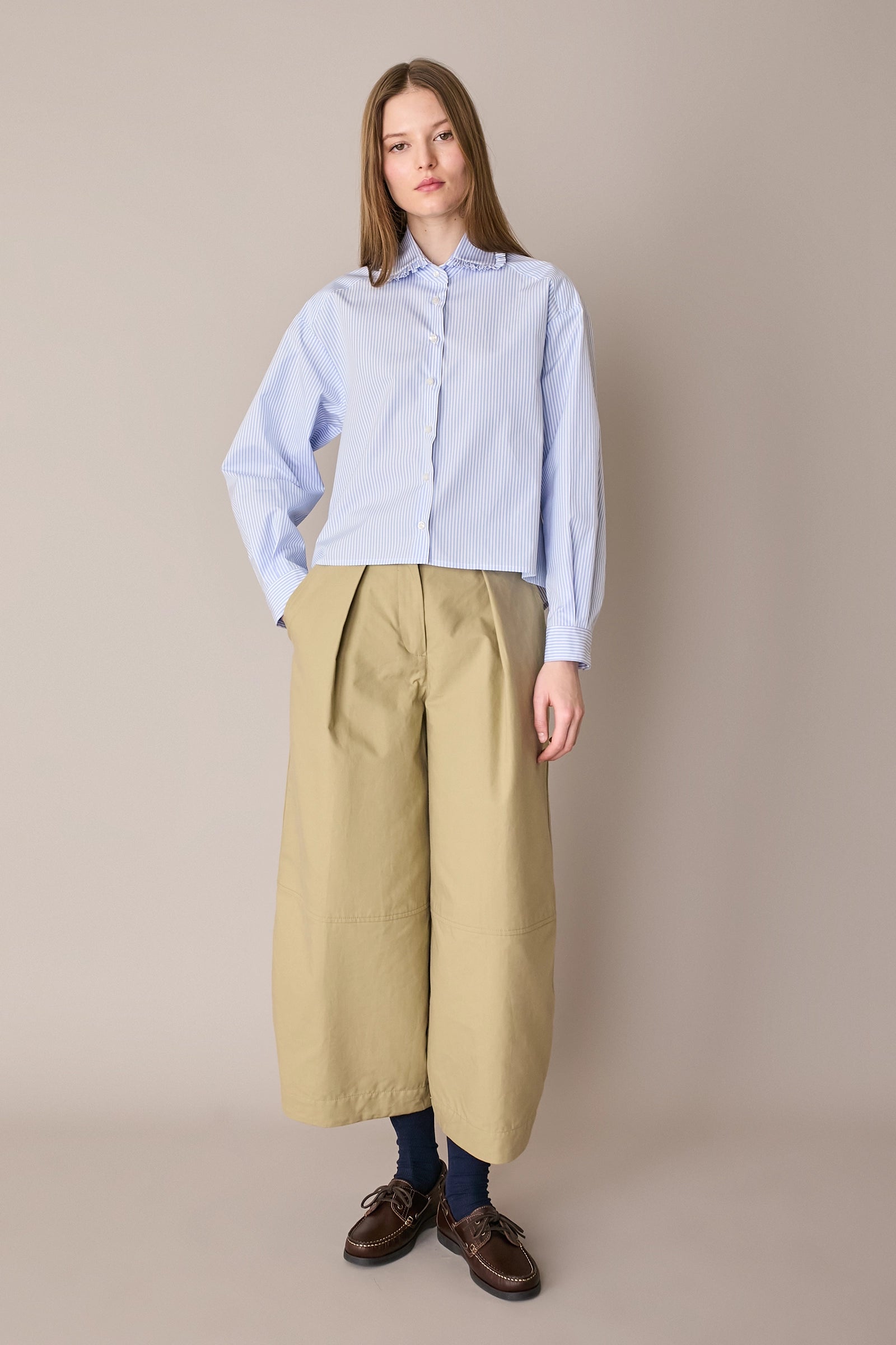 Boxy shirt with ruffled collar