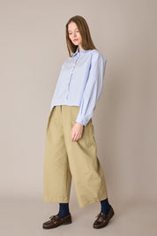 Boxy shirt with ruffled collar