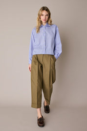 Boxy shirt with ruffled collar