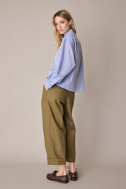 Boxy shirt with ruffled collar