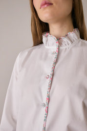 Ruffled-collar shirt with contrast trims
