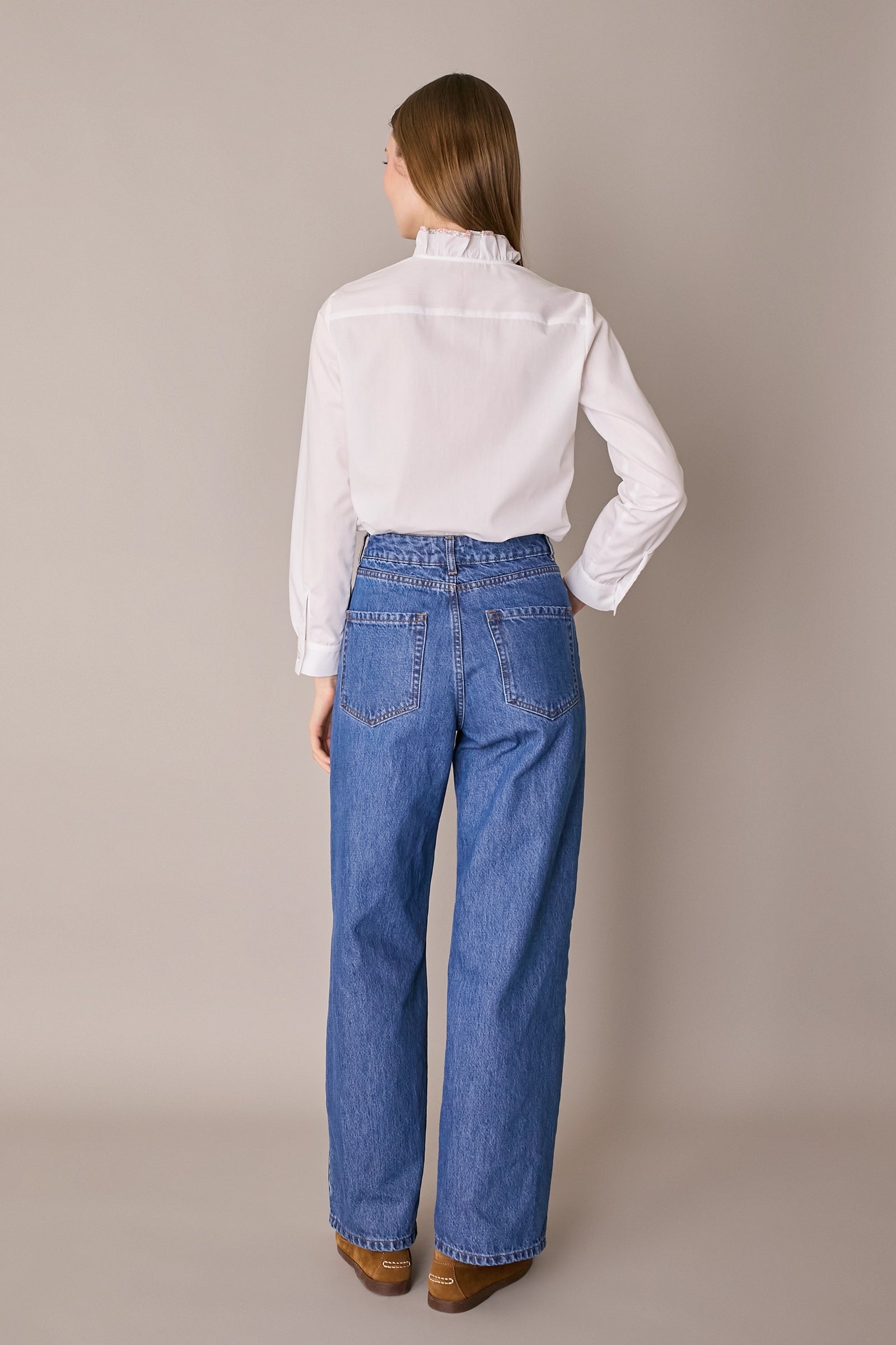 Ruffled-collar shirt with contrast trims