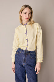 Ruffled-collar shirt with contrast trims