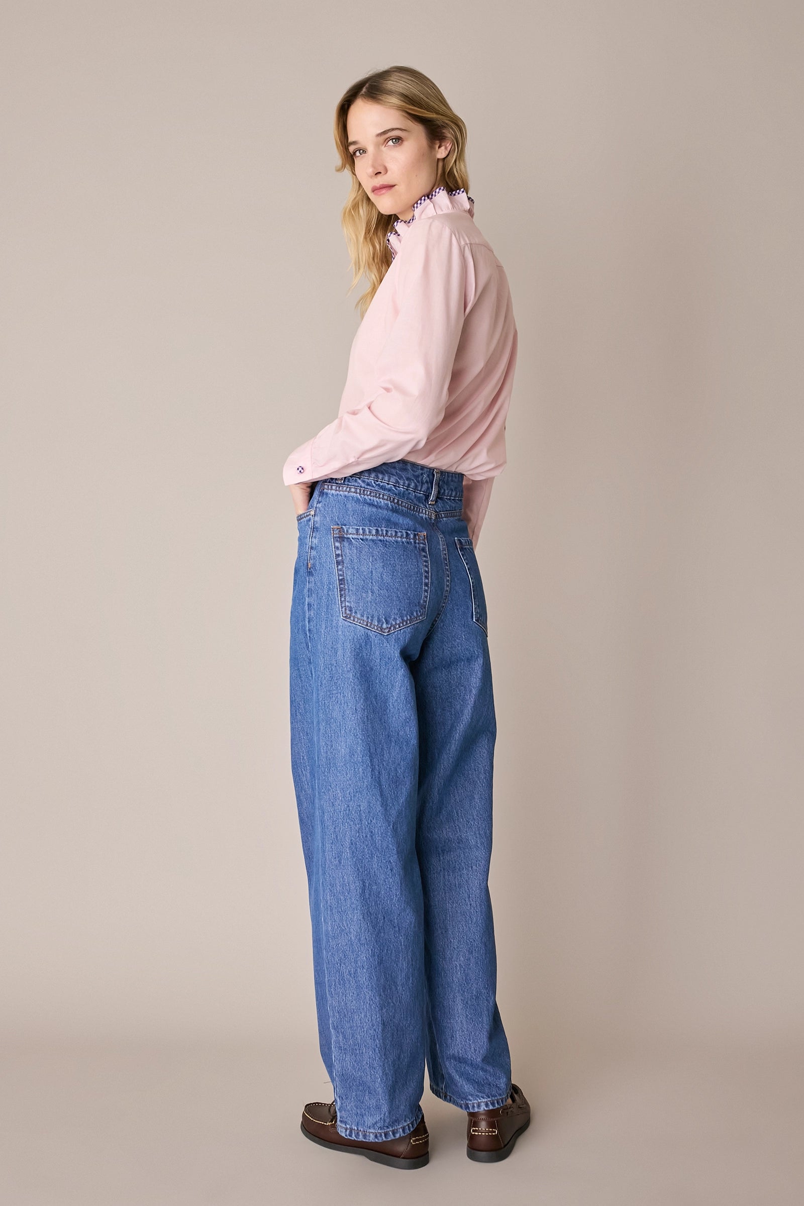 Ruffled-collar shirt with contrast trims