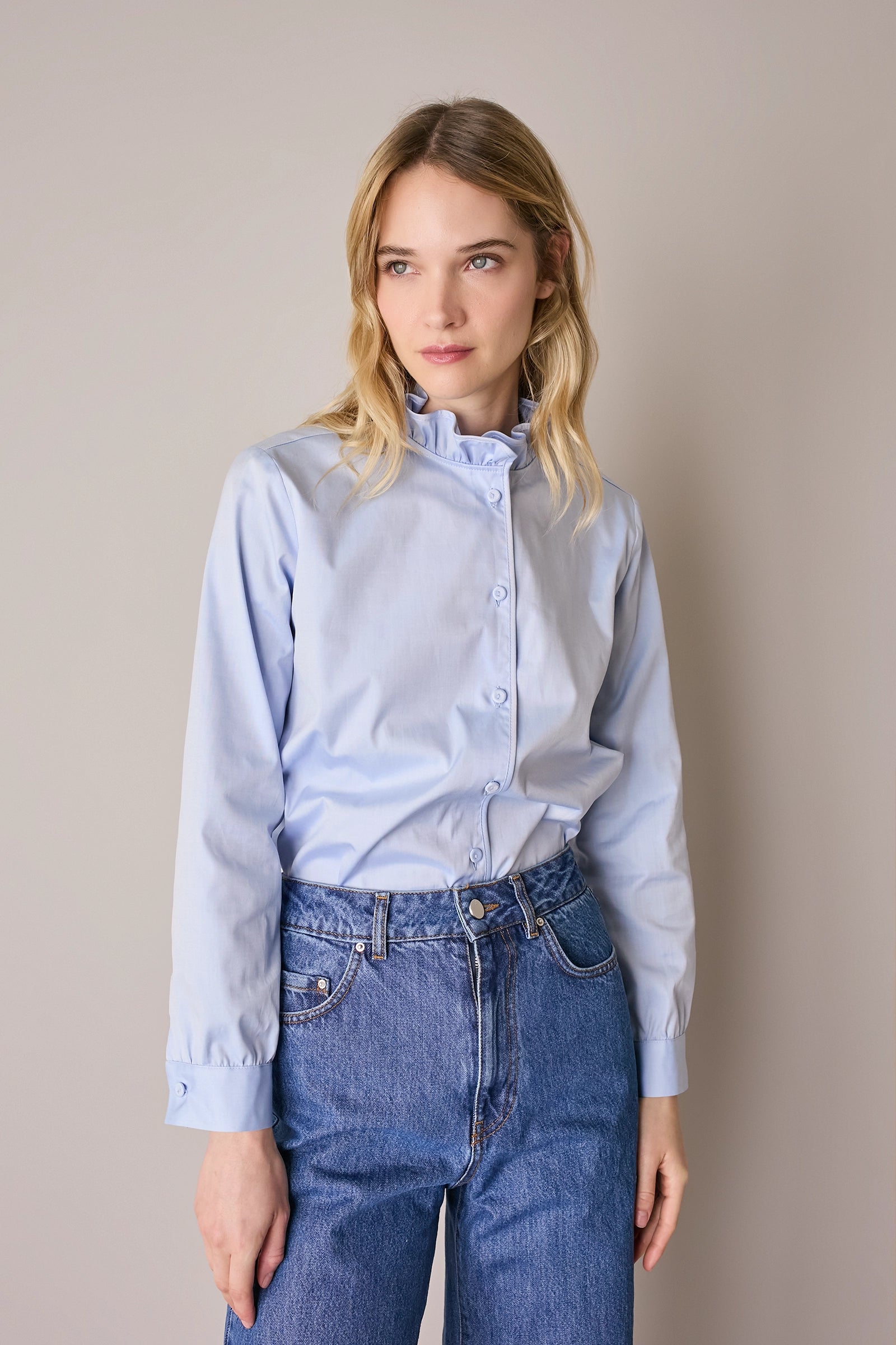 Ruffled-collar shirt with contrast trims