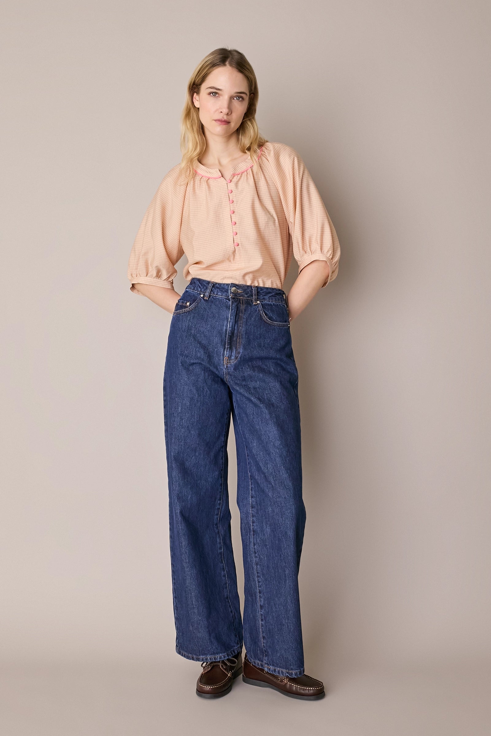 Cotton top with covered buttons