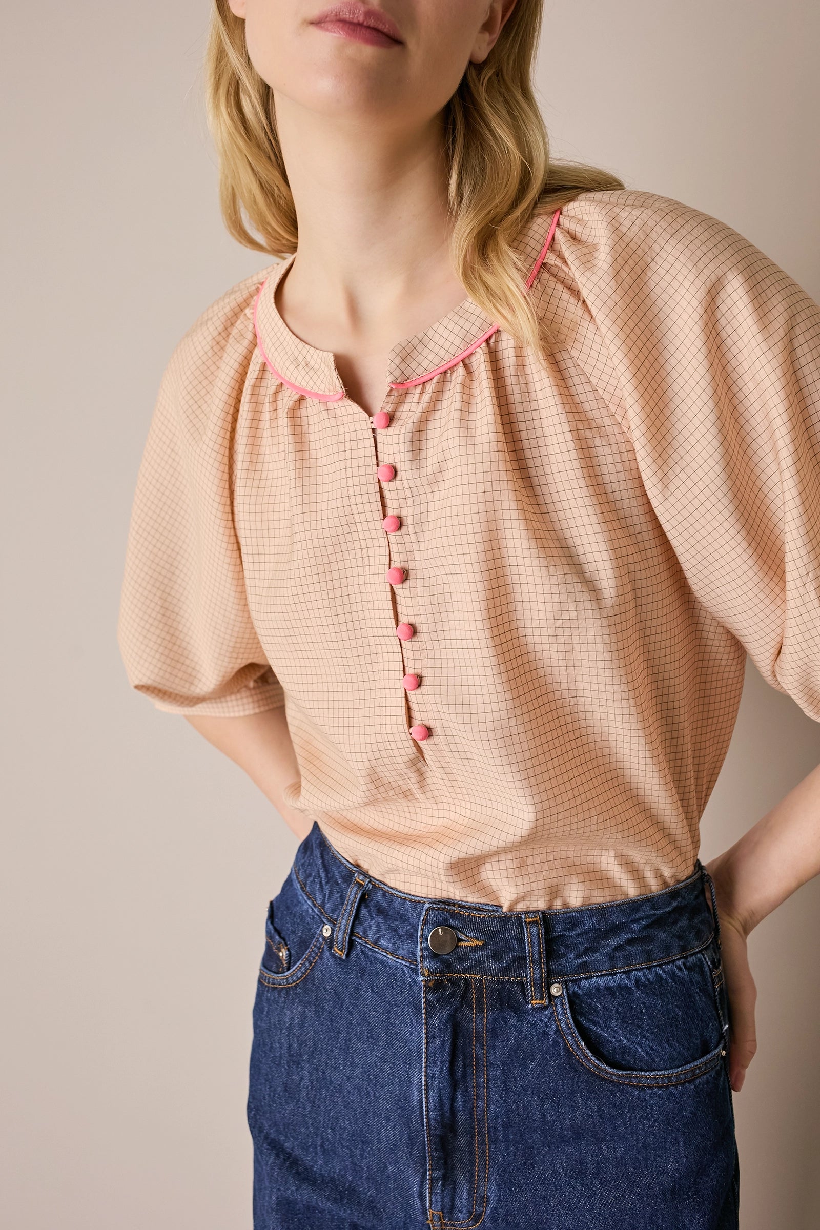 Cotton top with covered buttons