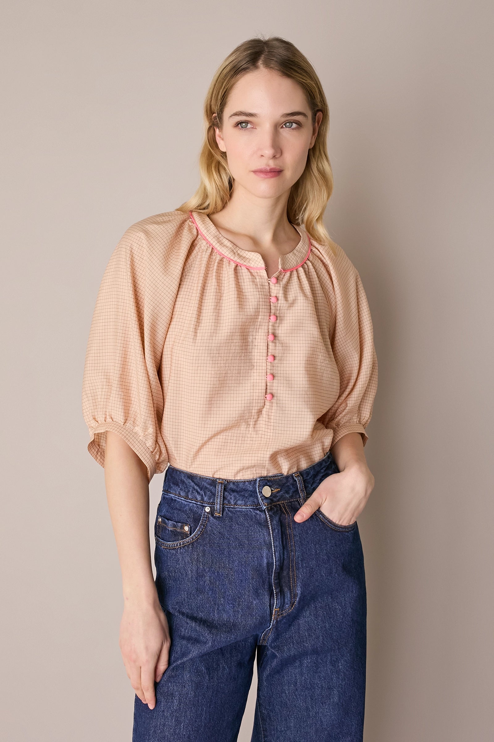 Cotton top with covered buttons