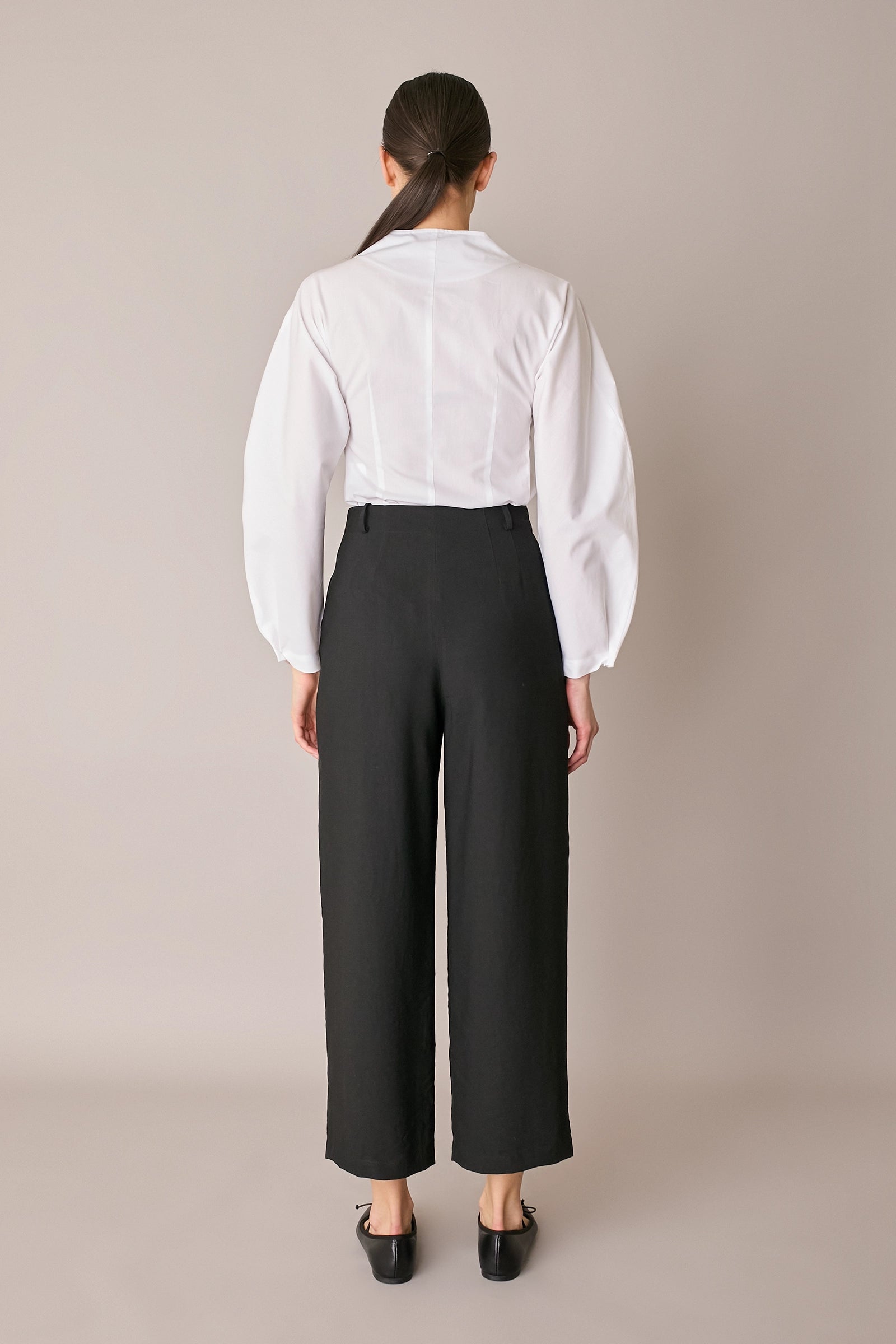 Cotton shirt with sculptural sleeves