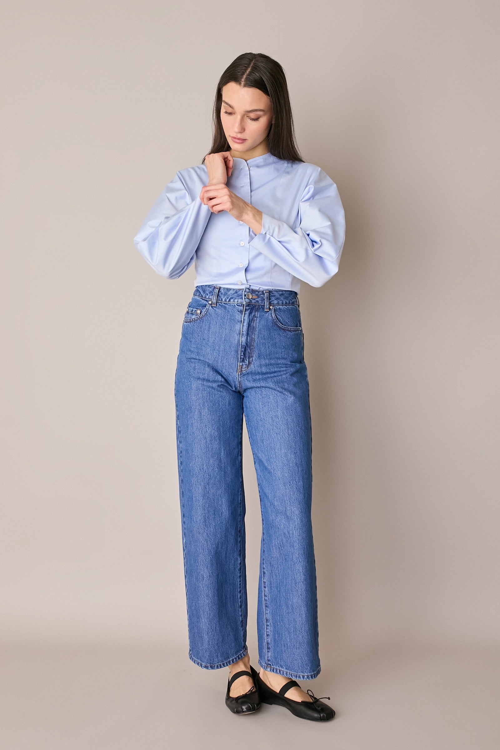 Cotton shirt with sculptural sleeves