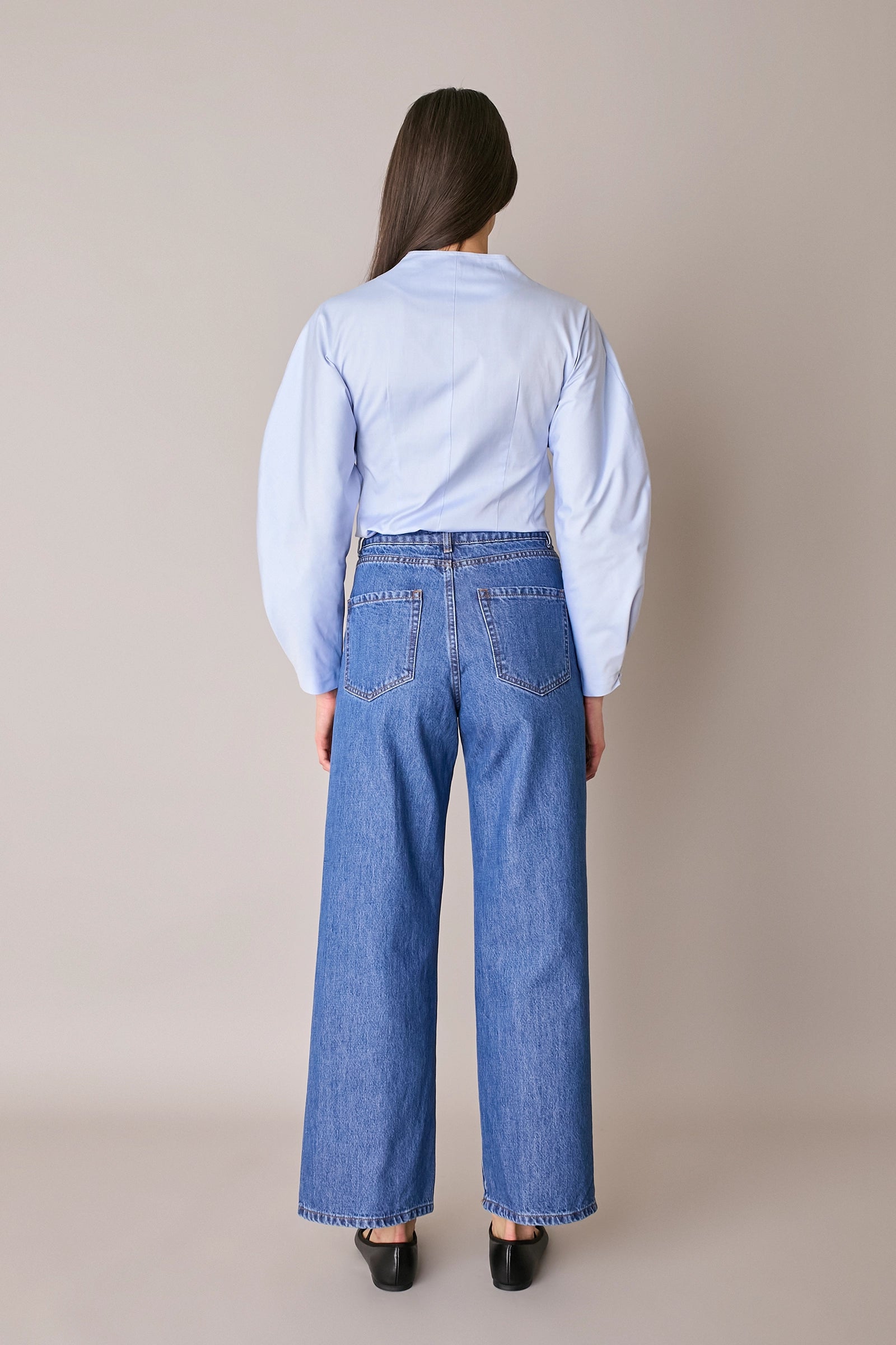 Cotton shirt with sculptural sleeves