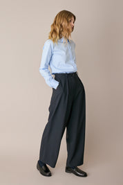 Pantaloni fluidi con pinces