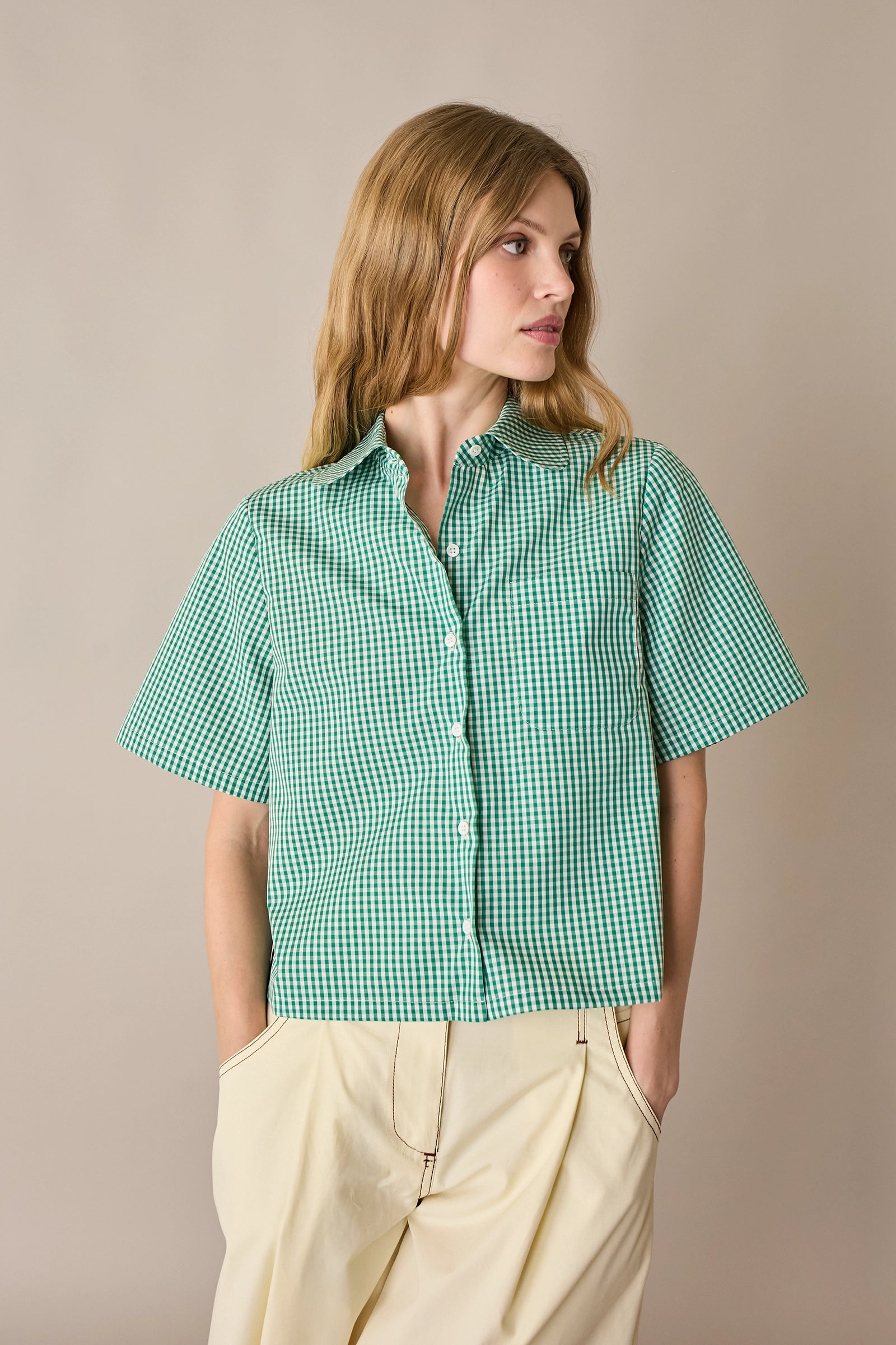 Camicia boxy in cotone con colletto stondato