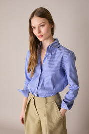 Camicia in cotone stretch con colletto stondato