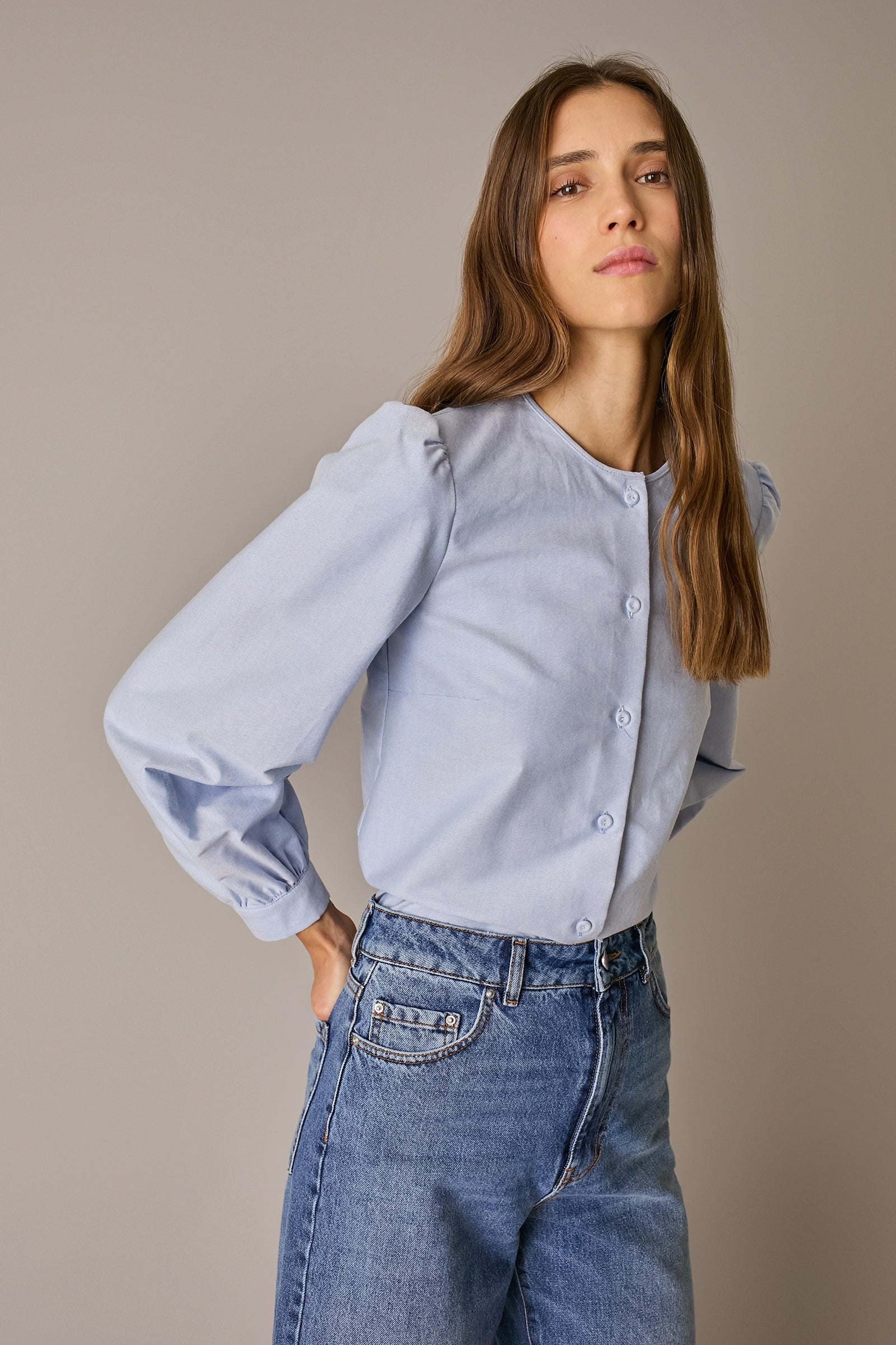 Crewneck shirt with puff sleeves