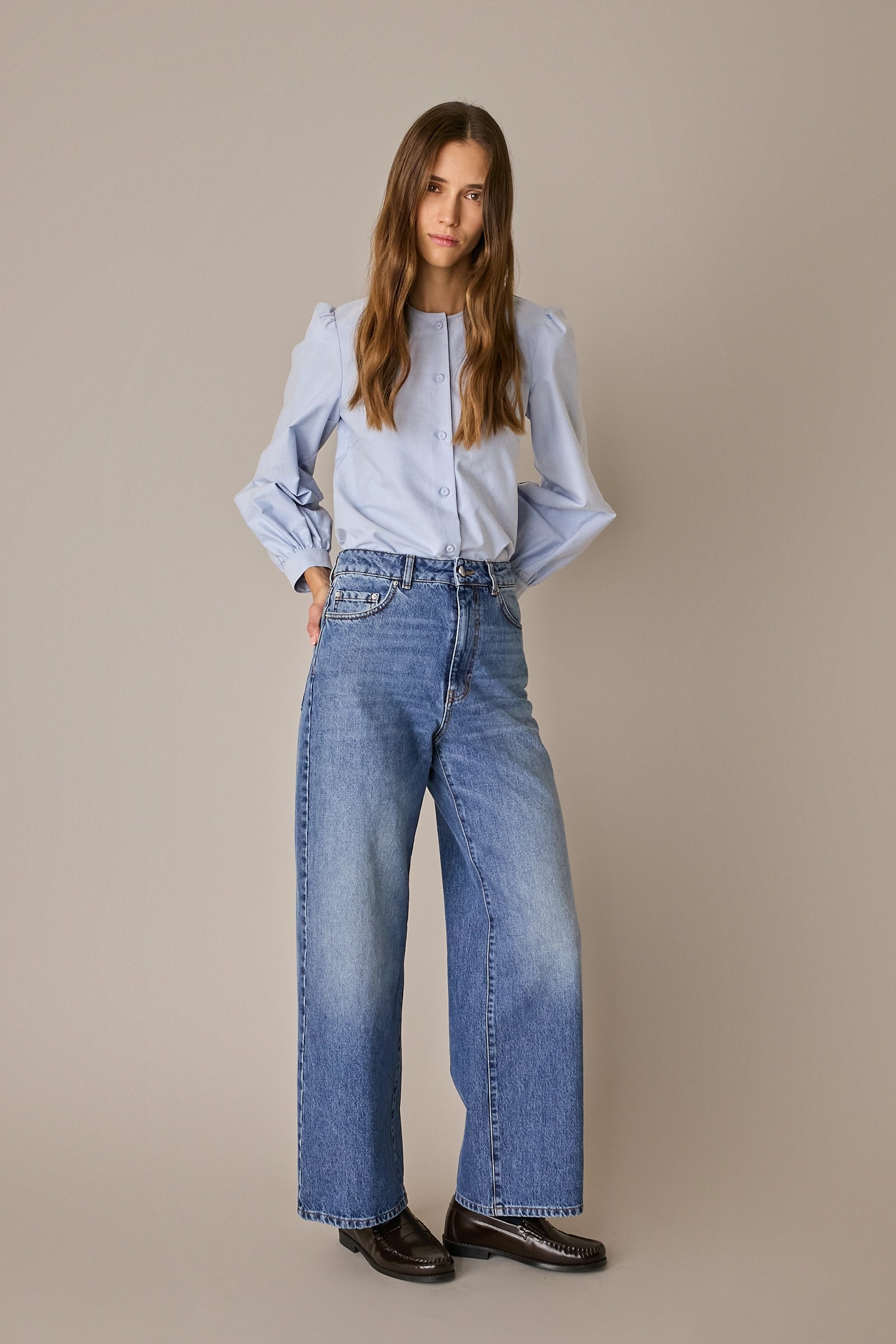 Crewneck shirt with puff sleeves