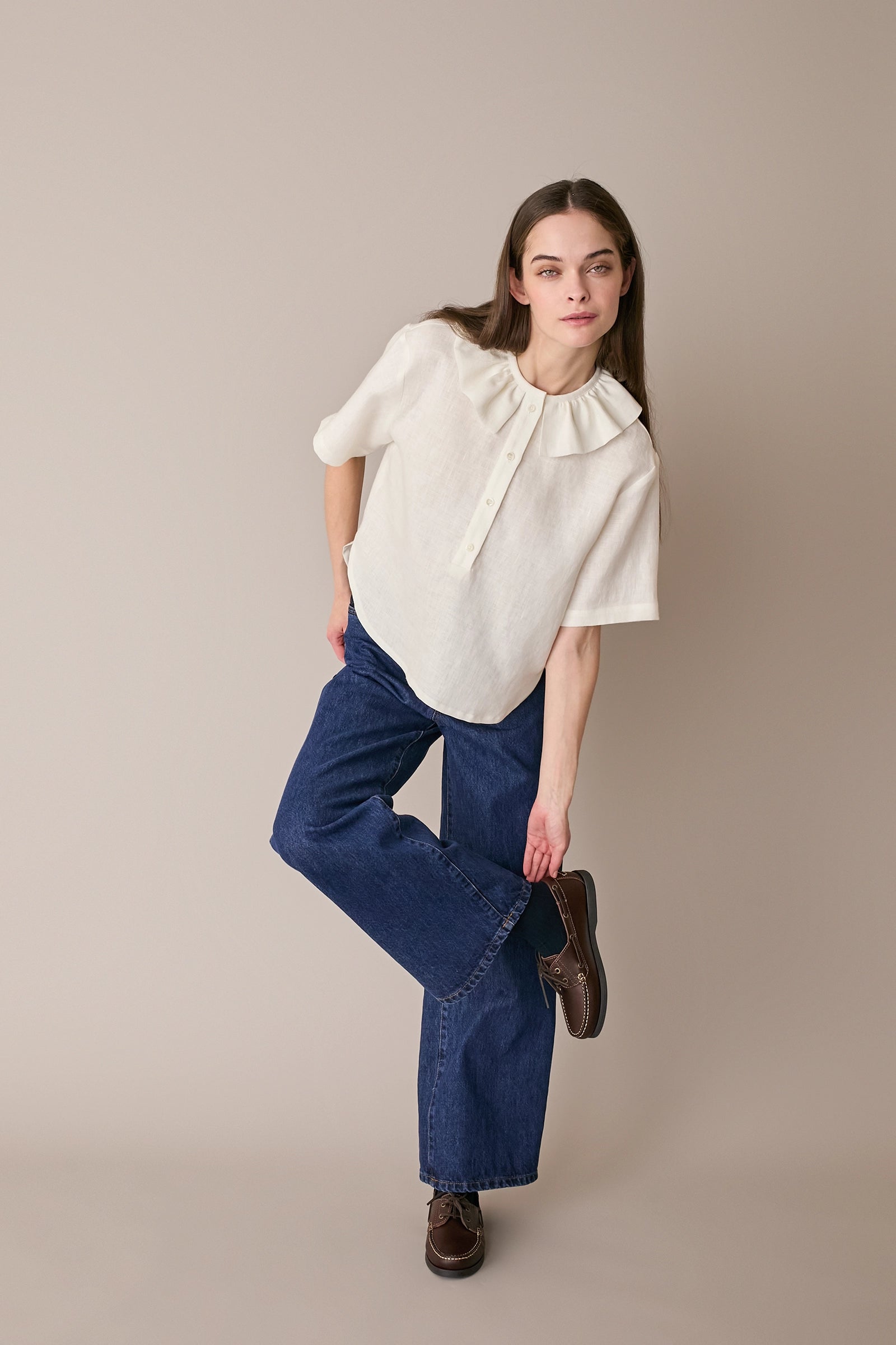 Polo in lino con volant