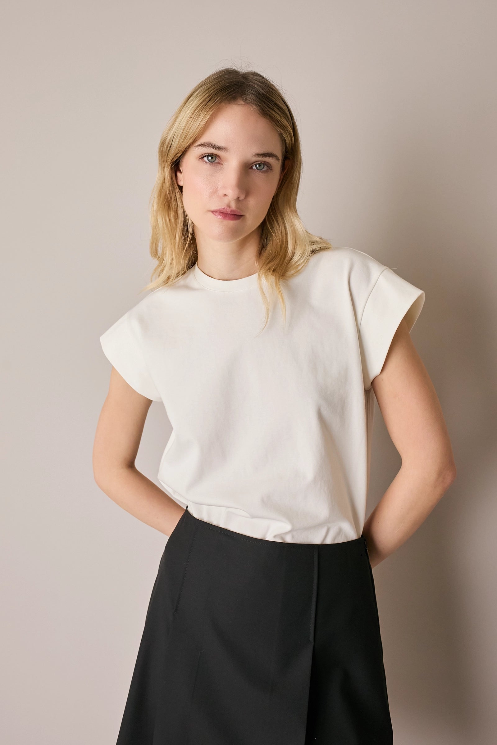 T-shirt con maniche a kimono