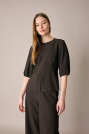Top con spacco