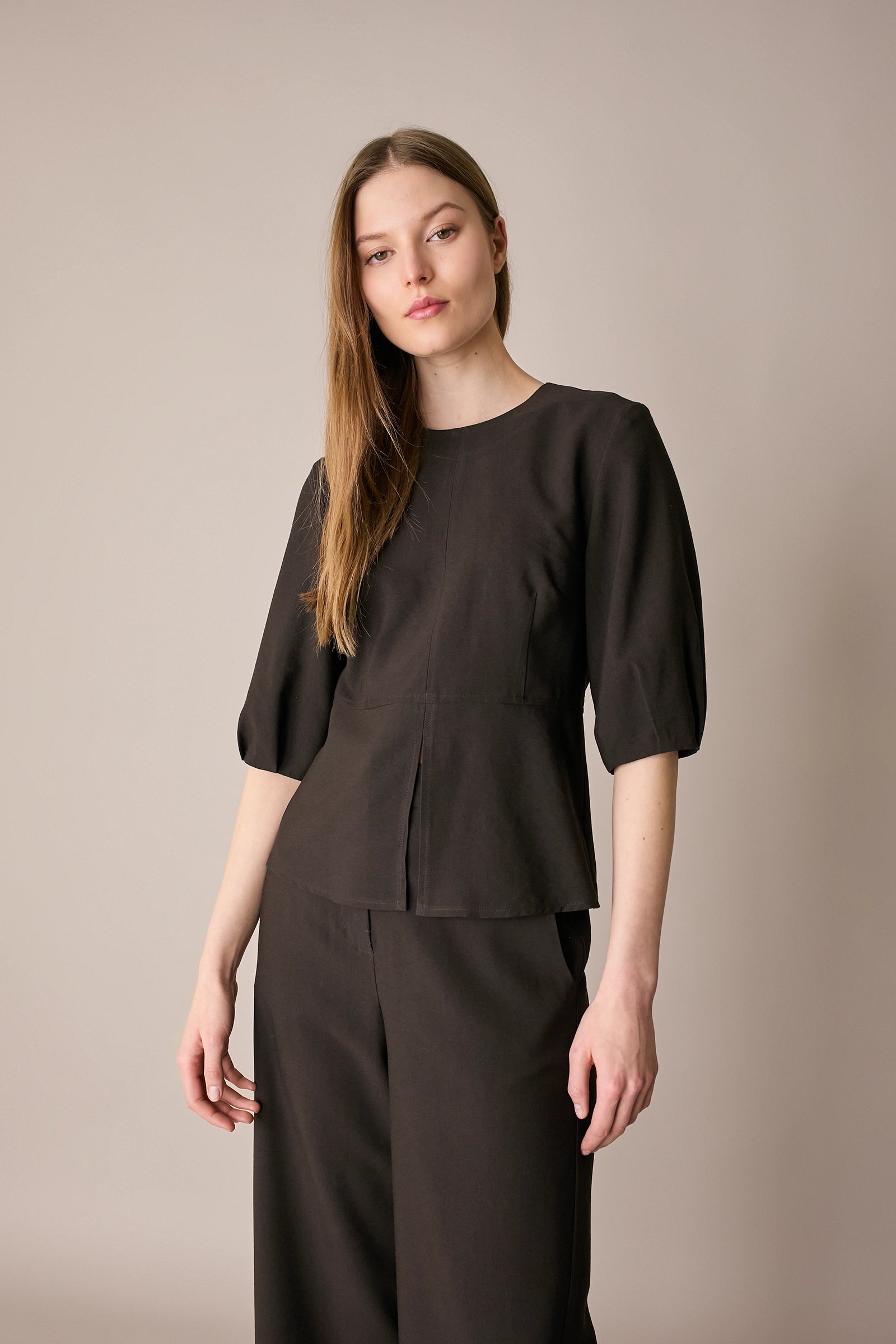 Wide-sleeve top with front slit