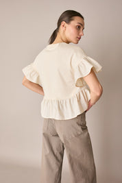 T-shirt con balze a contrasto