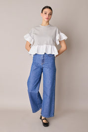 T-shirt con balze a contrasto