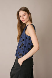 Top in denim con ricami paillettes
