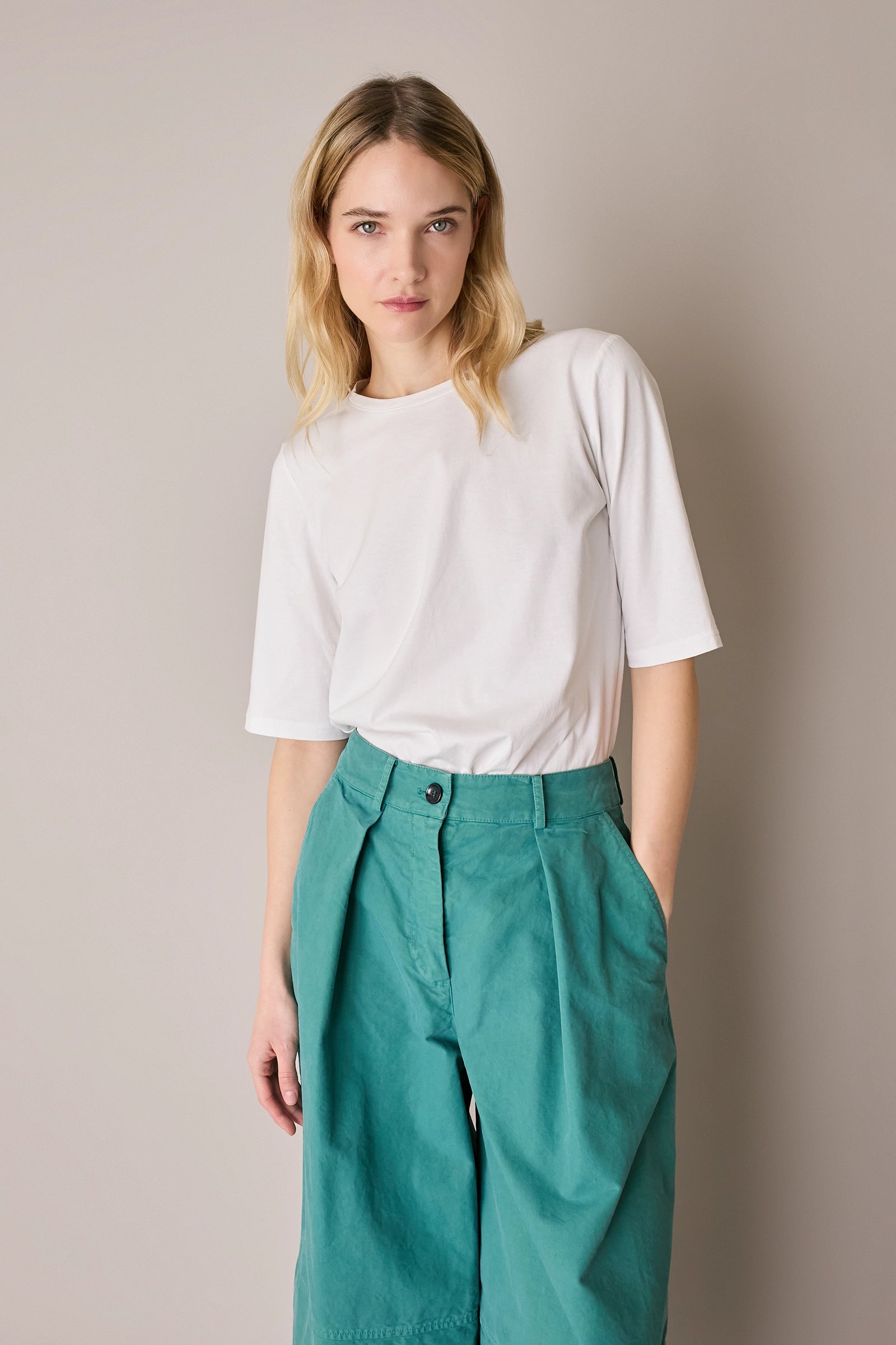 T-shirt in cotone con mezze maniche