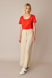 T-shirt con scollo ampio