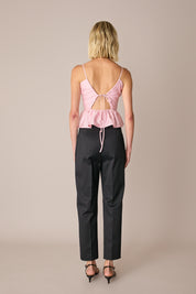 Top cut-out con balza