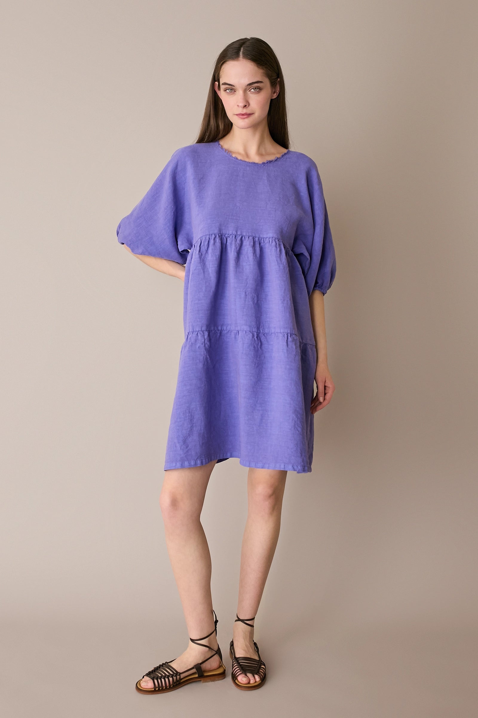 Abito a balze in lino