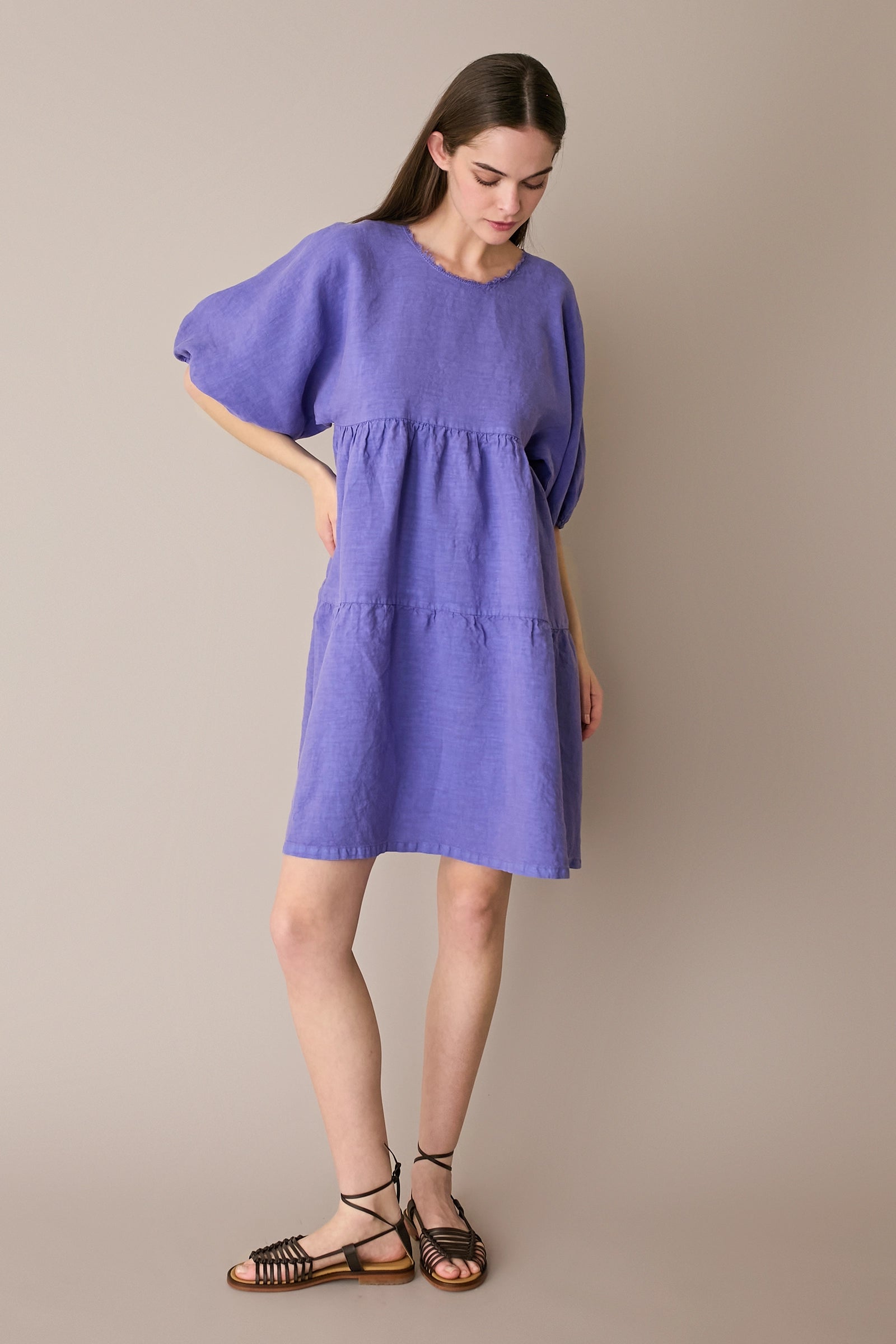 Abito a balze in lino