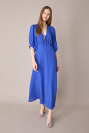Long V-neck dress with half sleeves
