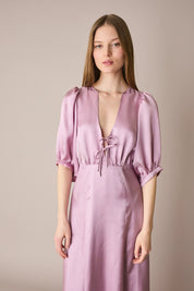 Long V-neck dress with half sleeves