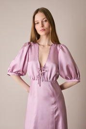 Long V-neck dress with half sleeves