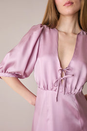 Long V-neck dress with half sleeves