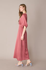 Long V-neck dress with half sleeves