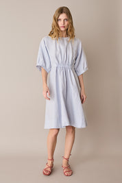 Abito in lino con vita arricciata