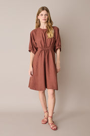 Abito in lino con vita arricciata