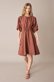 Abito in lino con vita arricciata