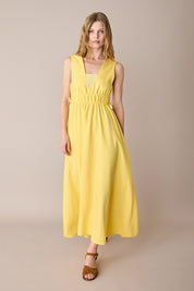 Abito lungo con vita arricciata