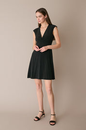 Abito stretch con scollo intrecciato