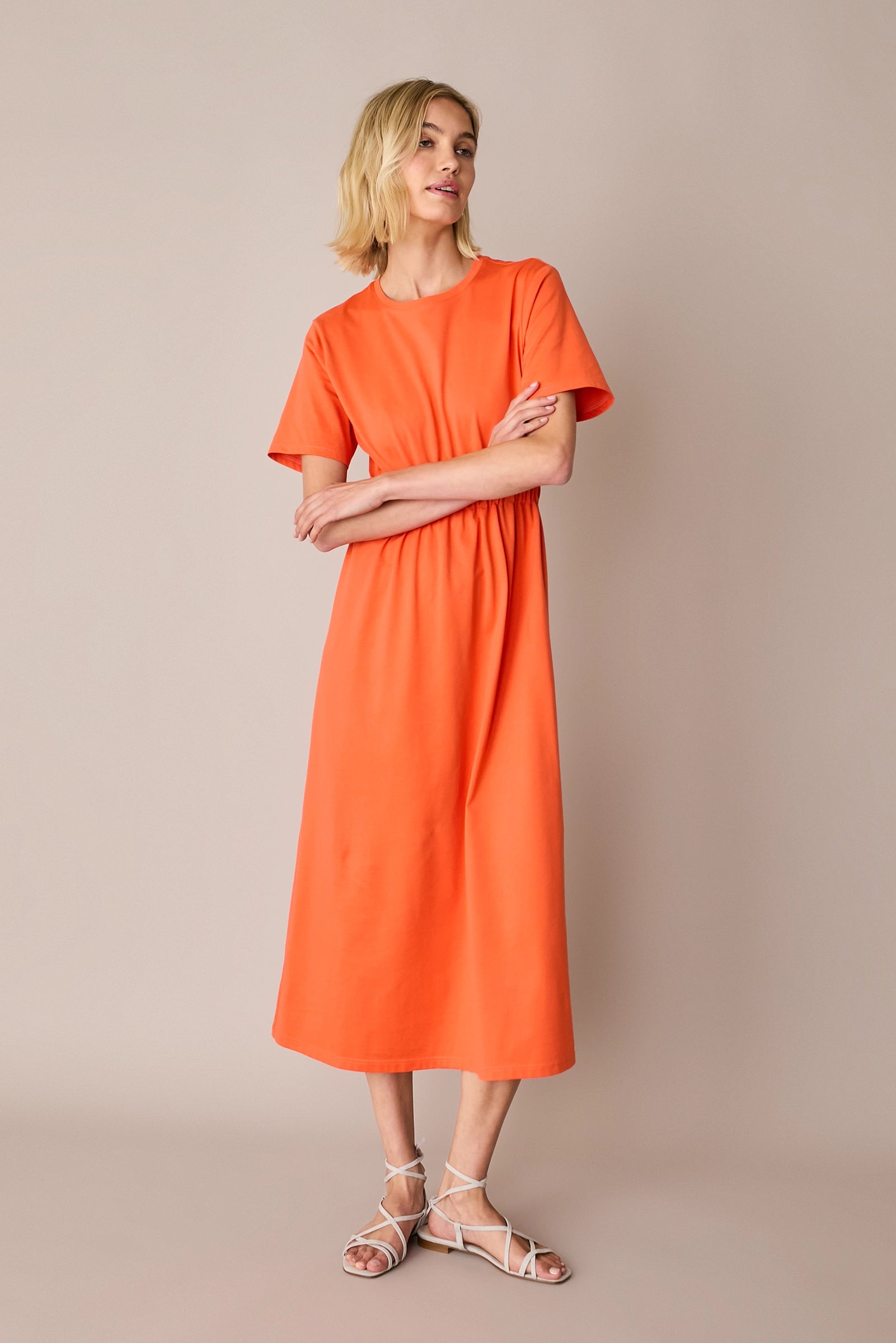 Cotton T-shirt dress with back cut-out