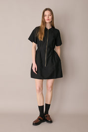 Sporty dress with zipper