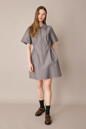 Sporty dress with zipper