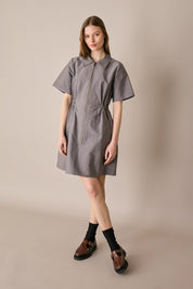 Sporty dress with zipper